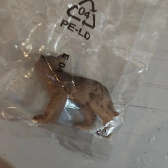 Schleich #42472 Wolf family mother w/ pups puppy mom Wolves Cubs Bundle of 3 - Picture 5 of 6